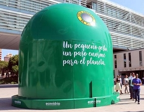 Ecovidrio felicita a Benidorm por ser el municipio que más recicla con un "iglú" gigante
